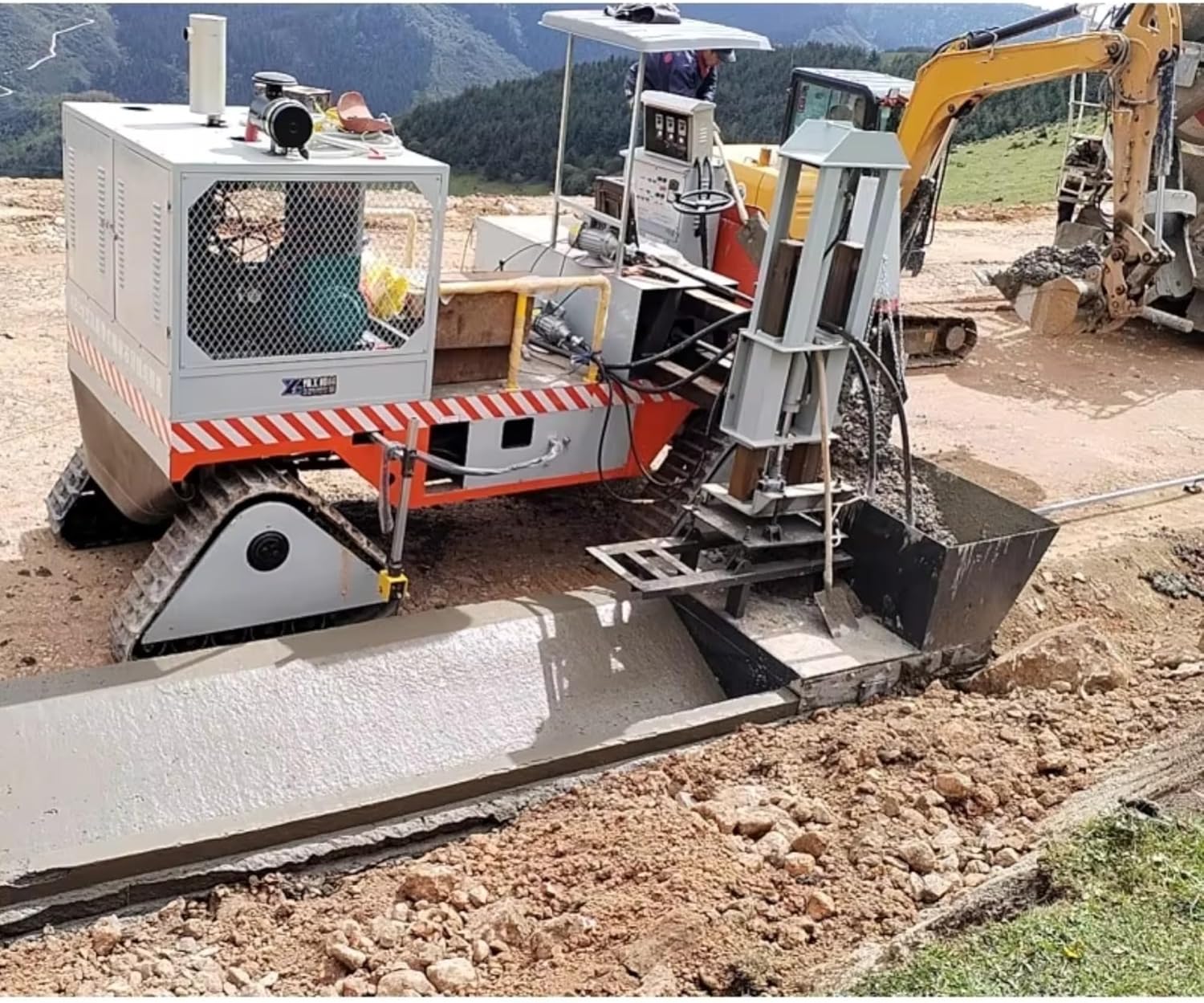 buy concrete curb slipform machine,concrete curb paving machine worth buying,curb and gutter paver pros cons,tracked slipform curb paver vs alternatives,should I buy hydraulic curb construction equipment,best concrete curb machine for contractors performance testing and real-world results